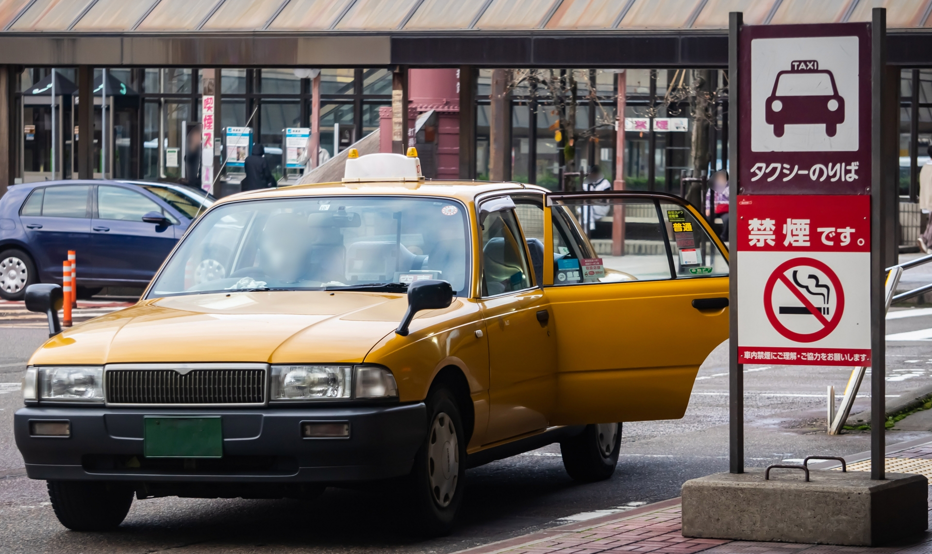 黄色タクシー